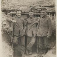 The other side of the barbed-wire - Germans in the trenches
